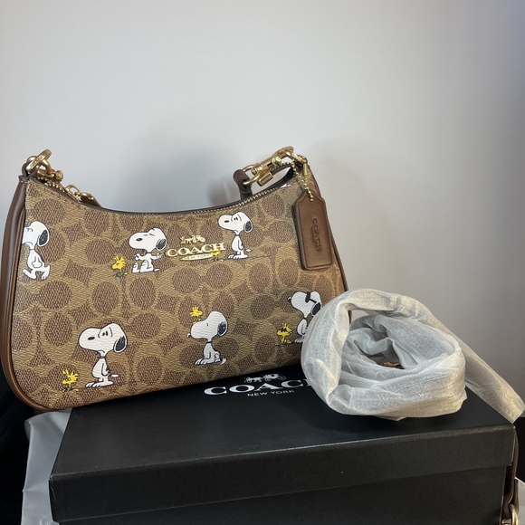 Coach Brown Snoopy Print Women's Bag - Picture 2 of 6